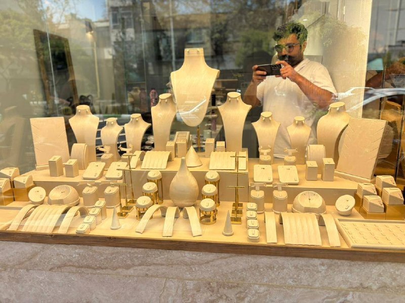 اطلاع رسانی عمومی صنف طلا,جواهر،نقره وسکه‌مشهد 🇮🇷: دکوراسیون طلا و جواهر پوریا بزرگترین تولیدکننده دکوراسیون طلا و جواهرطراحی،ساخت و اجرا🇹🇷🇹🇷بروز و ژرنالی🇮🇹🇮🇹0912375182302