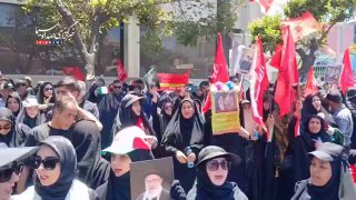 🎦 עיניהם הממתינות של האנשים ברחובות משהד שעתיים לפני תחילת טקס ההלוויה של גופתו הקדושה של מנהיג המהפכה המע…
