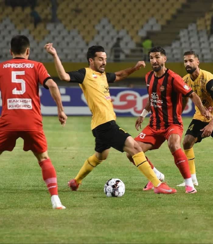 آخرین خبر اصفهان: غایبان سرشناس برابر استقلال!🟡🚑 با اعلام سپاهان امید نورافکن و سعید واسعی به دلیل مصدومیت، دو هفته از میادین دور هستند.↙️