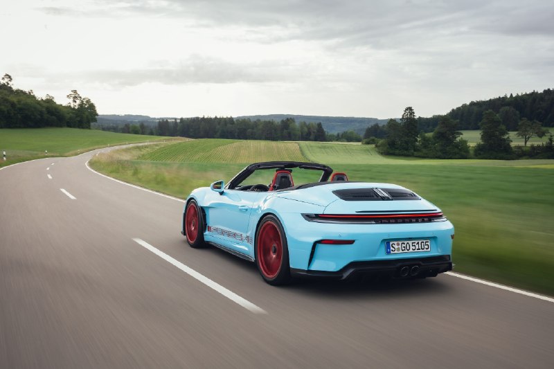 📣 Новый взгляд на классическую легенду! 🚗💨Порше снова заводит сердца с эксклю