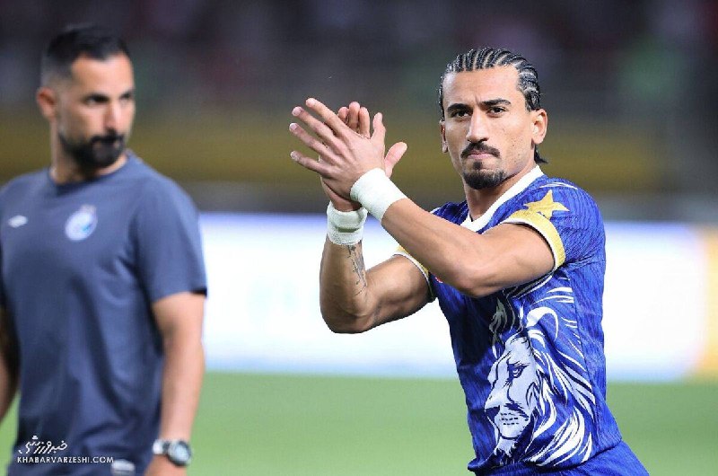 خبرورزشی: 🚨 منع شدن صالح حردانی از حضور در تمرینات ⚽️ صالح حردانی، کاپیتان دوم تیم فوتبال استقلال امروز (جمعه) با تصمیم سهراب بختی