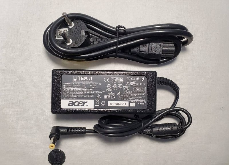 продам зарядное устройство Acer Laptop Charger
