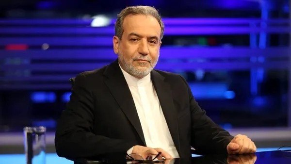 صراط نیوز | seratnews: 🟢 عراقچی: تا آخرین نفس و قطره خون‌مان پای منافع ملی می‌ایستیم🔹وزیر امور خارجه در مراسم تجلیل از خبرنگاران حوزه سیاست خار