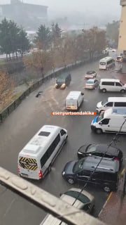 Heavy rain and stormy winds in Istanbul According to meteorologists, the worst weather conditions will continue in the city until the end of the week.