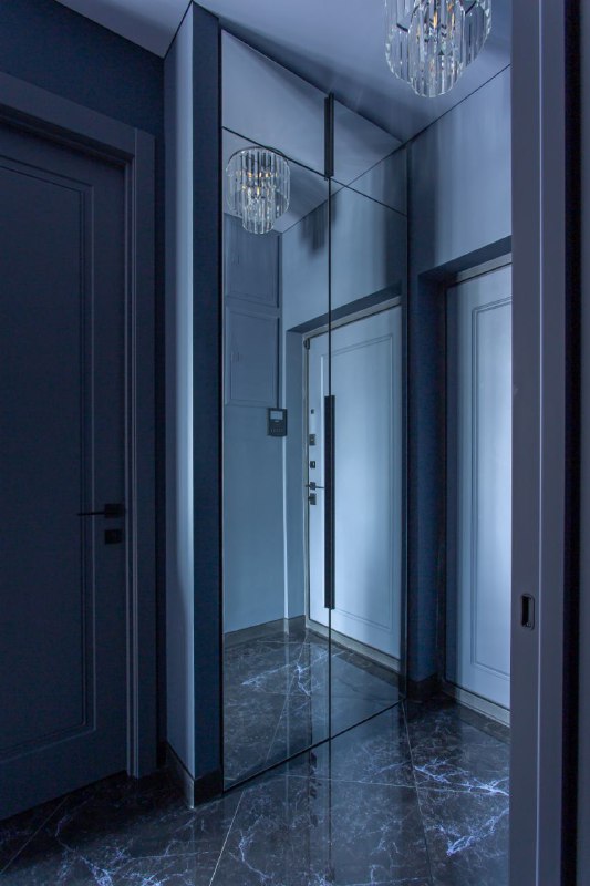 La Vie en Rose Ciel. Квартира выполнена в серо-голубых тонах, создающих атмосферу спокойствия и умиротворения, напоминающую цвет тучи. Стены окраше... - изображение 1 - vie, rose, ciel