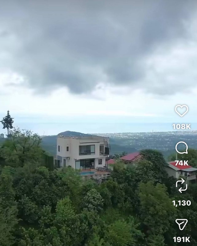 کانال رسمی دکتر خلیلی: کجای دنیا کسی می‌تونه بره در دل جنگل ویلا درست کنه و در اینستاگرام تبلیغ کنه ویلای اجاره‌ای در دل کوه؟؟آقای مسئول سهم ما
