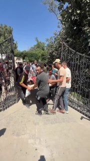 ️🇮🇱🇵🇸 תקיפה אווירית ישראלית כיוונה עמדת חמאס ליד הפארק העירוני במרכז העיר עזה, לפי הדיווחים נהרגו 9 בני…