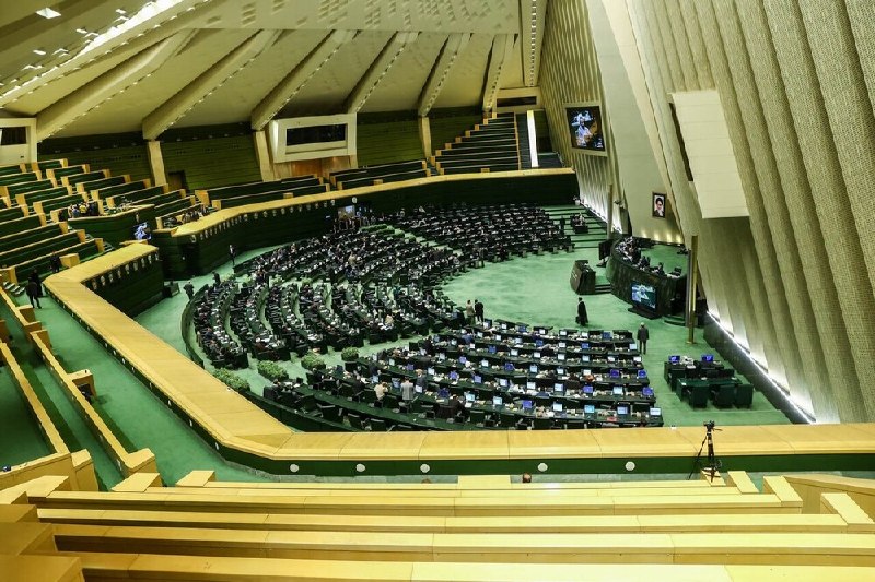 خبرگزاری خبرآنلاین: 📰 فرهیختگان: مجلس نشان داد در طرح " نفوذ " دنبال خاموش کردن صدای نخبگان است/ مجلس یواشکی دارد دست ساترا و صداوسیما را در
