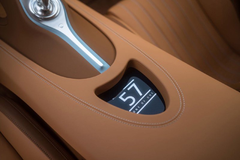 Bugatti представили эксклюзивный Chiron в ретро-стиле 6
