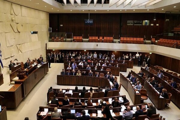 אל-מיאדין: נתניהו ואייזנקוט לא הצליחו להשיג את המניין הנדרש כתב אל-מיאדין דיווח כי לאחר ספירת מחצית מהקולות…