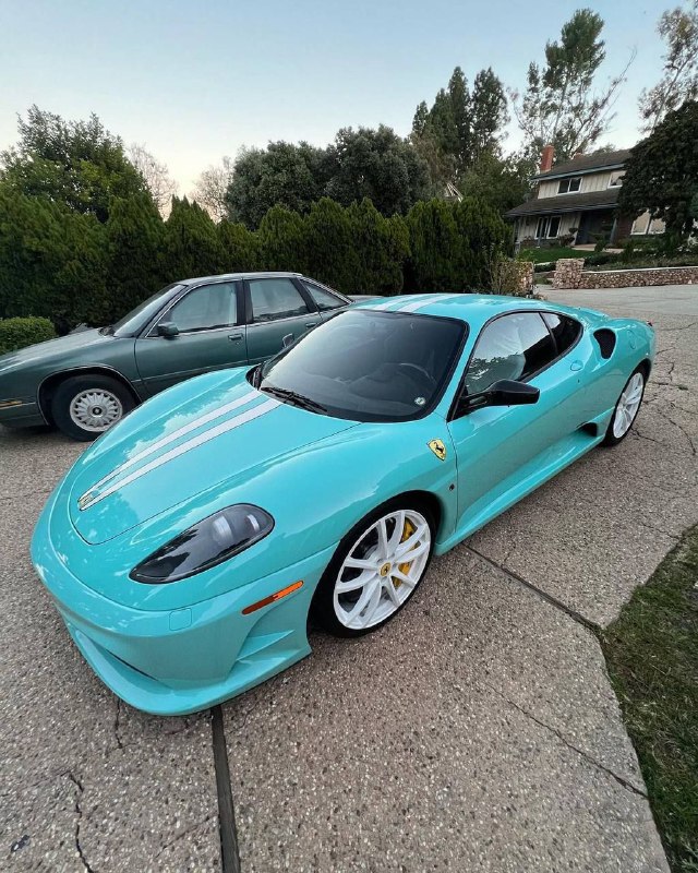 Ferrari 430 Scuderia in ‘Tiffany Blue’ color 9