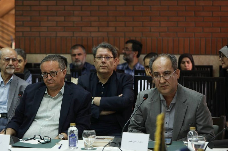 مرکز پژوهش‌های ایرانی و اسلامى: گزارش تصویری نشست تخصّصی «مشروطه و اندیشهٔ توسعه در ایران» - شمارهٔ (۱)@cgie_org_irگزارش تصویری نشست تخصّصی «مشروطه و ان