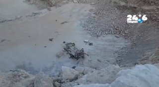 🇮🇱 באזור מחצבות נטעף במחוז בנימין חילצו כוחות ההצלה נהג לאחר שרכבו צנח מצוק בגובה של כ-10 מטרים. הנפגע פו…