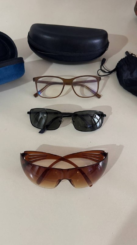 Очки в отличном состоянии, с чехлами — фото 1