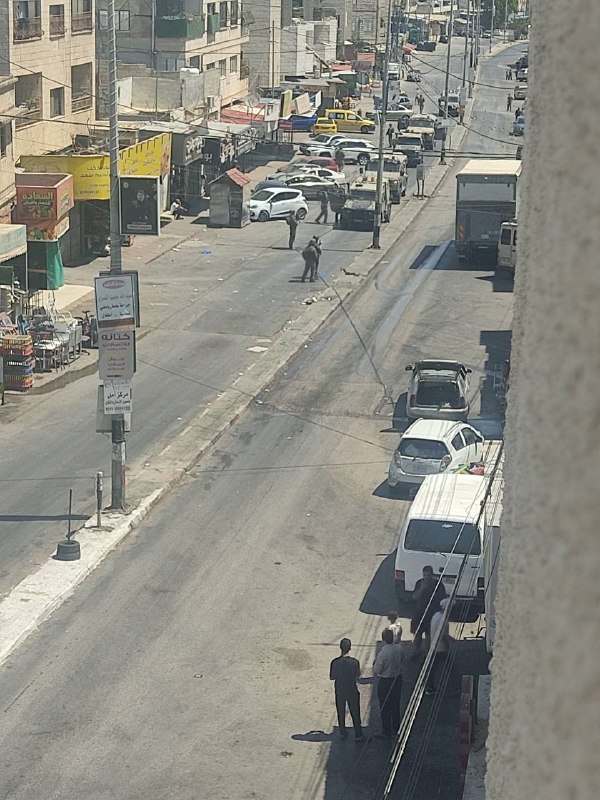 תמונה של המשך נוכחות צבא הכיבוש ברחוב הראשי של מחנה אשכר הישן, מזרחית לשכם.