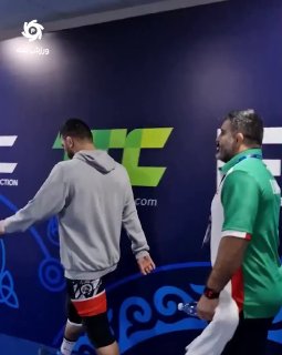 שבח של פג'מן טרסקר מאת חסן יזדאני עם שיר של סעדי צריך לתת סבלנות לזקן