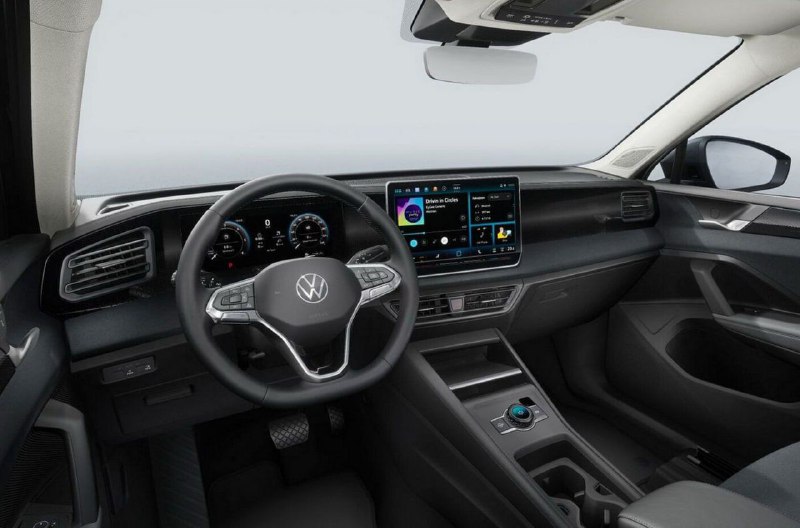 Volkswagen раскрыл новый базовый Tiguan: оснащение и цена 7