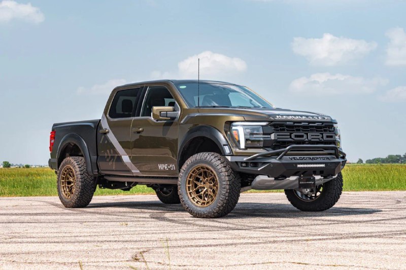 Hennessey сделала спецверсии Ford Bronco Raptor и F-150 Raptor в честь дня независимости США 4