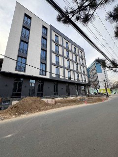 Продаётся Здание 2450м2 + терраса 450м2 в центре города Дархан (N102)