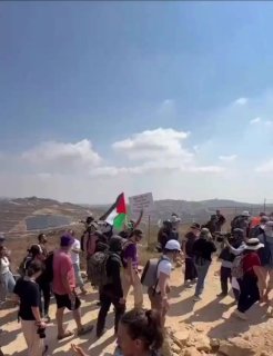 الاحتلال يمنع متضامنين من الوصول لمنزل محاصر في قصرة