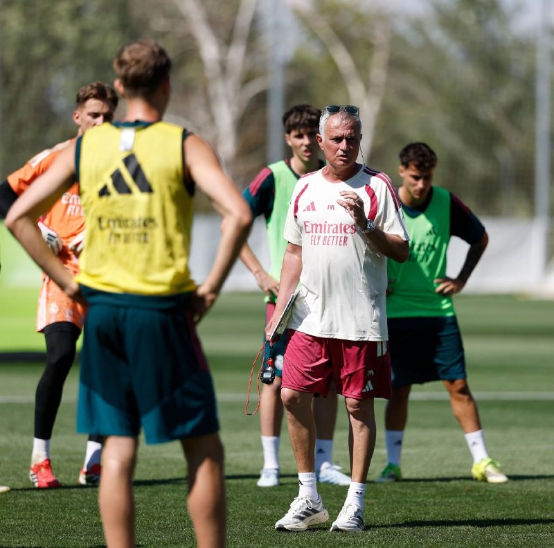 رئال مادرید | Real Madrid: 🗣⚽️د اتلتیک: مورینیو میخواد توی والدبباس یه فرهنگ روزمرهی متفاوت راه بندازه؛ فرهنگی که بر پایهی رقابت، هماهنگی و نظم