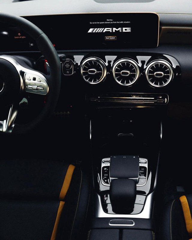 Mercedes Benz A45S 5