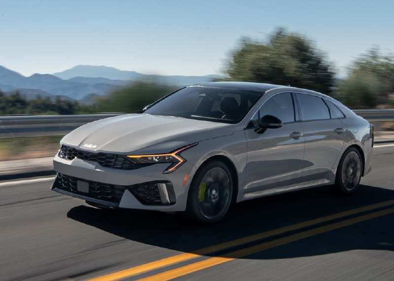 Kia продлит выпуск седана K5 до 2030 года