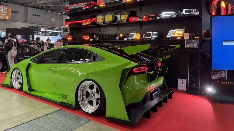 Японцы сделали из Toyota Prius шоу-кар в стиле босодзоку. 8