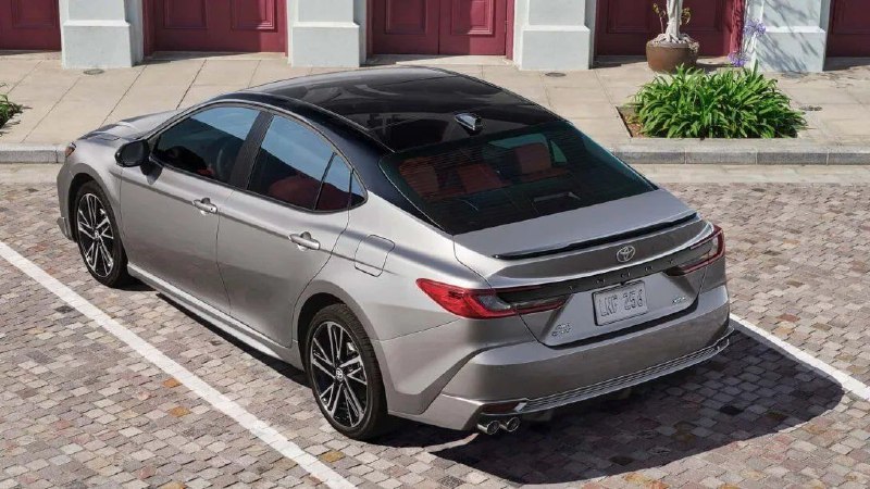 В США начались продажи новой Toyota Camry 2