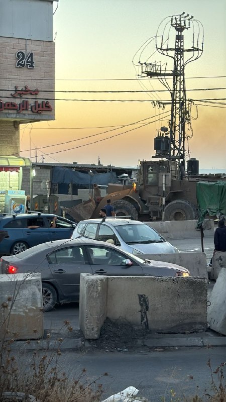 الاحتلال يواصل اقتحام مخيم قلنديا شمال القدس