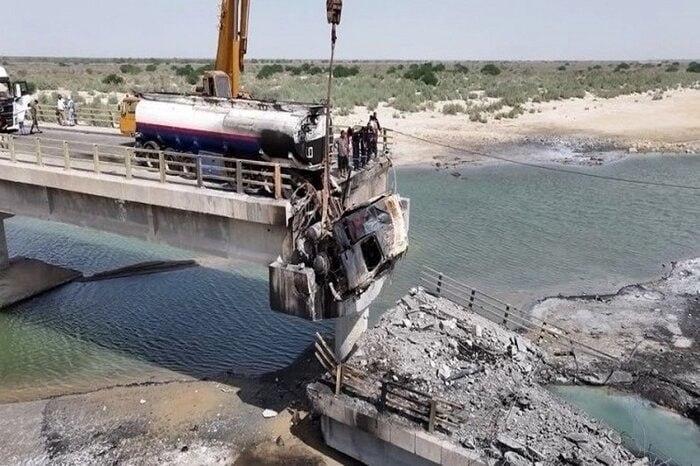 כאשר הכביש, המים והמסילה של הורמוזגן היו ממוקדים