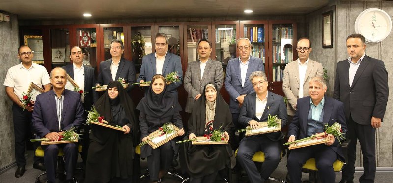 اکوجهان: تجلیل مدیرعامل #بيمه_البرز از پزشکان معتمد این شرکت به مناسبت روز پزشکمدیرعامل بیمه البرز در دیدار با پزشکان معتمد، ضمن