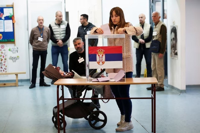 בסרביה מתקיימות בחירות מוקדמות לפרלמנט, הנראות כעימות בין הנשיא לשעבר ווצ'יץ' לבין תנועת הסטודנטים שהובילה…