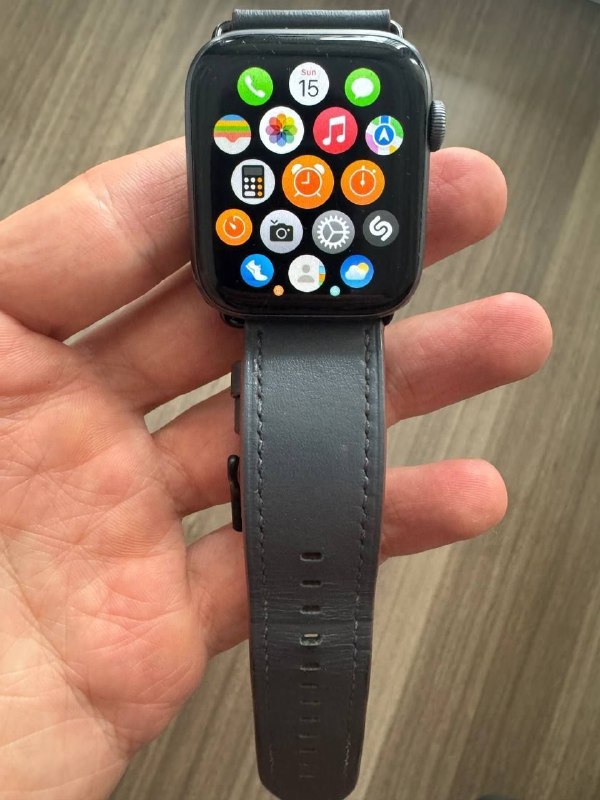 Продаю Apple Watch 4 (40 мм) — фото 1