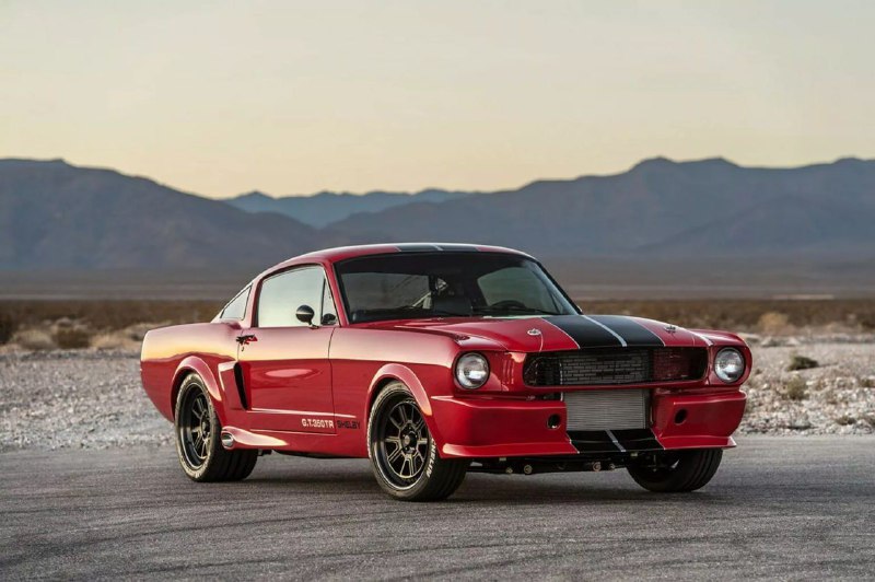 Американское ателье превратило винтажный Ford Mustang в 700-сильный рестомод GT350TR. 4