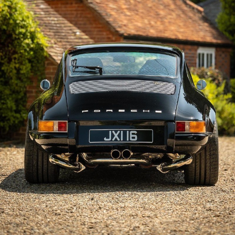 Porsche 964 Backdate Restomod 6