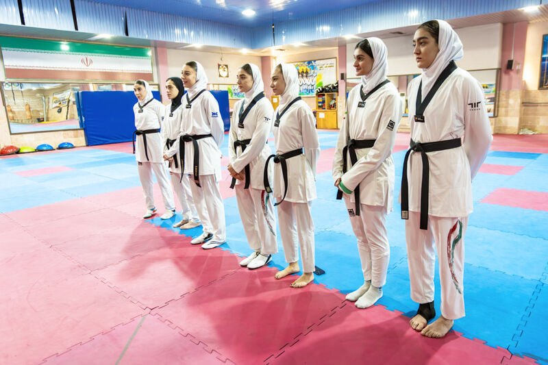 חמש מדליות של נשות טאקוונדו איראניות בתחרויות דרום קוריאה / ארבעה אנשים הודחו