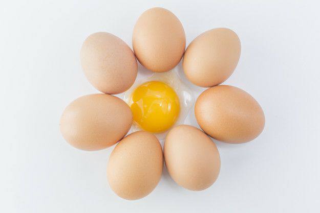 ایده: 🥚 🍳 ﻣﺼﺮﻑ ﺯﺭﺩﻩ ﺗﺨﻢ ﻣﺮﻍ ﺭﺍ ﻣﺤﺪﻭﺩ کنید ❗️ ﺯﻳﺮﺍ ﺣﺎﻭﻱ ﻣﻘﺎﺩﻳﺮ ﺯﻳﺎﺩﻱ ﻛﻠﺴﺘﺮﻭﻝ ﺍﺳﺖ. ✨ ﻳﻚ ﻋﺪﺩ ﺯﺭﺩﻩ ﺗﺨﻢ ﻣﺮﻍ ﺣﺎﻭﻱ ﺣﺪﻭﺩ 210 ﻣﻴﻠﻲ ﮔﺮﻡ 