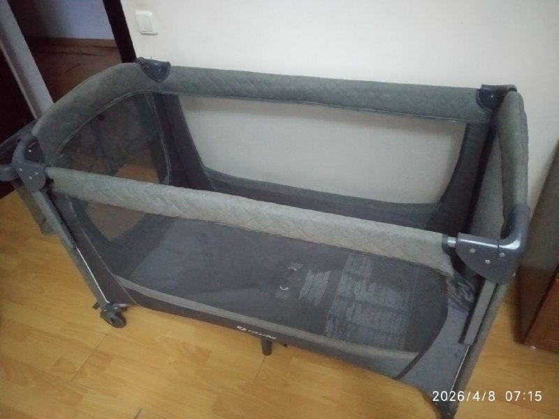 Кровать раскладная и детская коляска