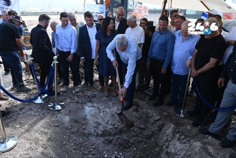 🇮🇱 עיריית קריית אתא אירחה את טקס הנחת אבן הפינה וציון השלמת הסגירה הפיננסית של פרויקט הרכבת הקלה "נופית"…