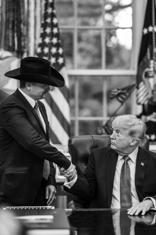 ג'ון ריץ' הושבע כנציג בעלי קרקעות בחדר הסגלגל
