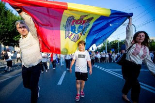 Парламент Молдовы утвердил выход страны из СНГПарламент Молдовы принял во втором и окончательном чтении законы о денонсации Соглашения о создании СНГ и Устава Содружества, сообщается на его сайте. В поддержку этого проголосовали 60 депутатов из 101. Теперь