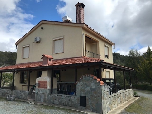 4-bed mountain house on 4,000 sqm plot, Limassol district photo 1