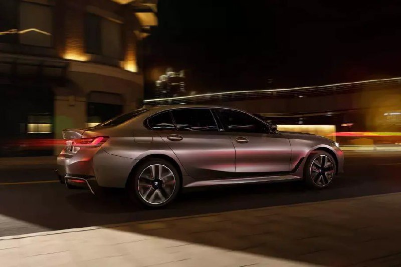 BMW 3 серии получила спецверсию в честь своего 50-летияВ Китае представили юбиле
