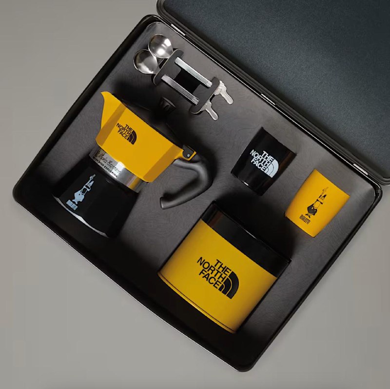 Два больших бренда The North Face и кофейный гигант Bialetti объединилась, чтобы создать лимитированный кофейный набор для любителей кофе и путешес... - изображение 1 - кофейный, bialetti, набор