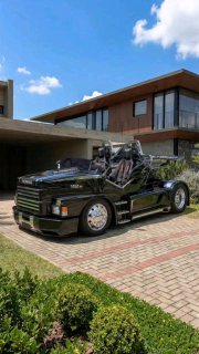 Легендарный Scania 112H получил вторую жизнь в этом безумном проекте Slingshott.