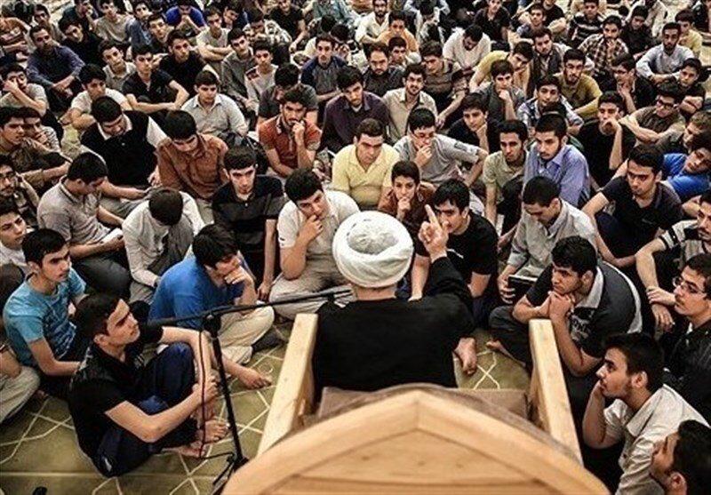 خبرگزاری خبرآنلاین: 💭جوان امروز با خدا قهر کرده یا ما راه ارتباط با خدا را اشتباه نشان داده‌ایم؟ / میرطالبی:‌ آن‌قدر از جهنم گفتیم که یادمان
