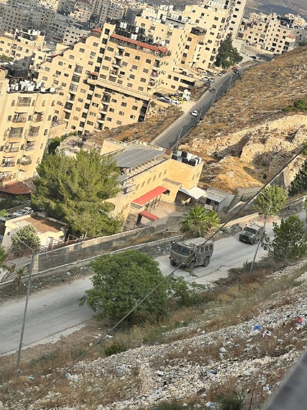 רכבי כיבוש ישראלי נעים מסמא שכם לכיוון תלעת זבלח