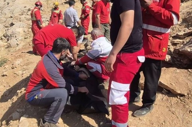 کانال مشرق: 📸ریزش معدن اسفراین یک فوتی و ۲ مصدوم برجای گذاشت🔸هلال‌احمر خراسان‌شمالی: درپی ریزش معدن آلبلاغ اسفراین در بامداد امروز، 