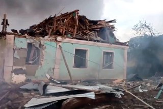 В Подмосковье три человека погибли при атаке дронов. Это крупнейший по числу жертв налет беспилотников с маяТри человека погибли, еще пять получили ранения в результате ночной атаки БПЛА на Московскую область, сообщил губернатор региона Андрей Воробьев.По 